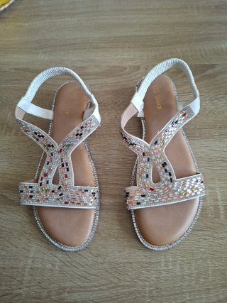 Sandalias mujer adornos brillantes
