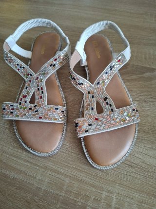 Sandalias mujer adornos brillantes