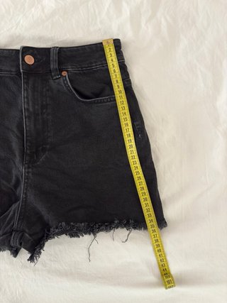 Zara Shorts Jeans Vita Alta Orlo Sfrangiato