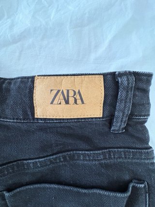 Zara Shorts Jeans Vita Alta Orlo Sfrangiato