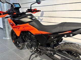 KTM 390 Adventure Naranja y Negra