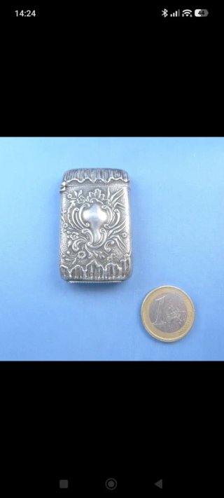 Elegante caja antigua de cerillas de plata