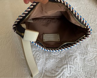 Cartera de mano pequeña con diseño