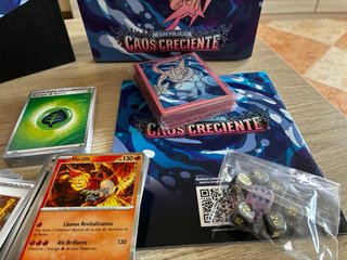 Pokémon TCG: Caja Entrenador Élite Caos Creciente