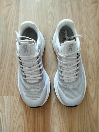 Zapatillas On Cloudnova form TT