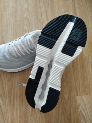 Zapatillas On Cloudnova form TT