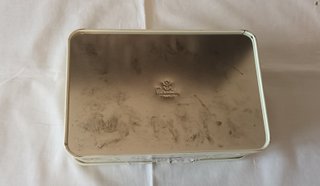 Scatola di latta vintage "Biscuiterie du Graal"