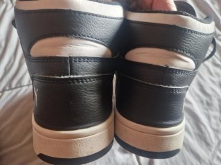 Zapatillas Puma Rebo Negras y Blancas.