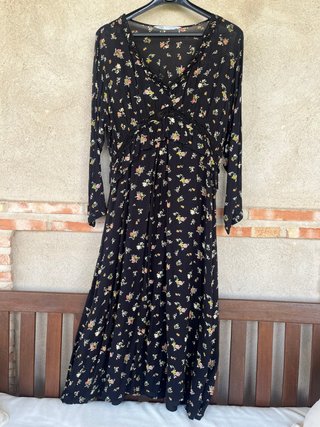 Vestido negro flores Zara