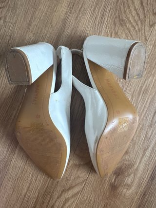 Zapatos destalonados Marypaz blancos T40