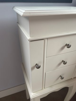 Mueble joyero blanco