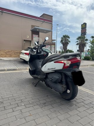 Kymco Superdink 125cc Maxi Scooter