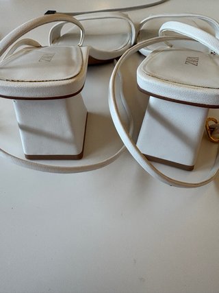 Tacones Zara blancos