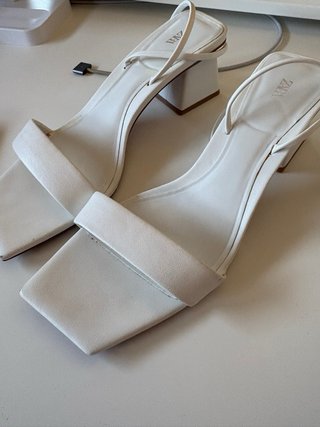 Tacones Zara blancos