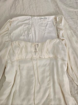 Vestido blanco Pull&Bear manga larga