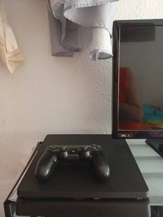 Playstation 4 Slim Negra