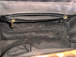 Bolso de cuero elegante y lujoso