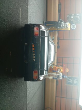 Bugatti 11GB Burago 1/18