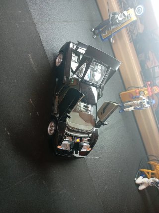 Bugatti 11GB Burago 1/18