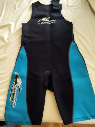 Traje de neopreno sin mangas