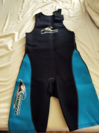 Traje de neopreno sin mangas