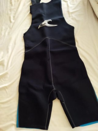 Traje de neopreno sin mangas