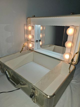 Maletín maquillaje con luces