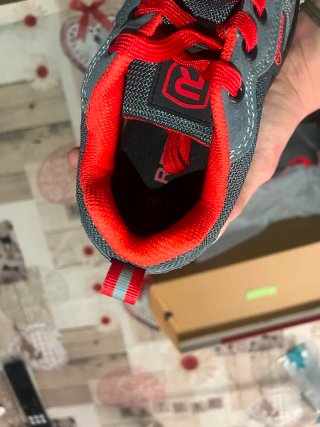 Calzado de seguridad gris y rojo, talla 37