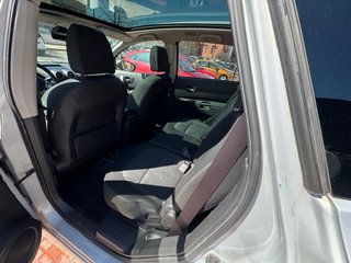 Nissan Qashqai+2 2010
