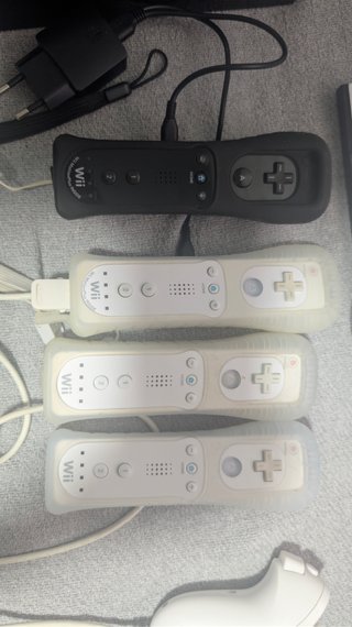 Consola Nintendo Wii con Accesorios y Maleta