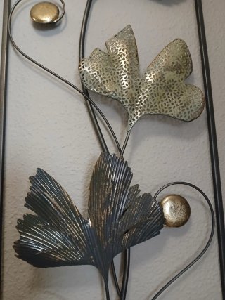 Decoración pared metal hojas doradas y plateadas