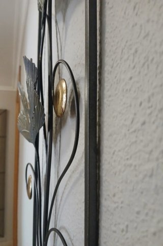 Decoración pared metal hojas doradas y plateadas