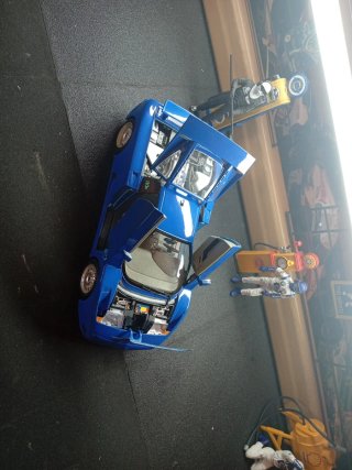 Bugatti 11GB Burago 1/18