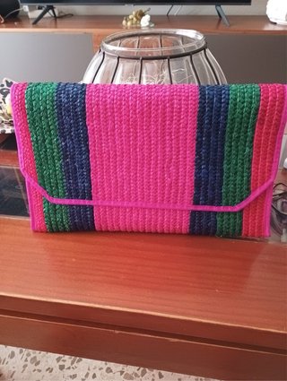 Bolso de mano nuevo de rafia a rayas