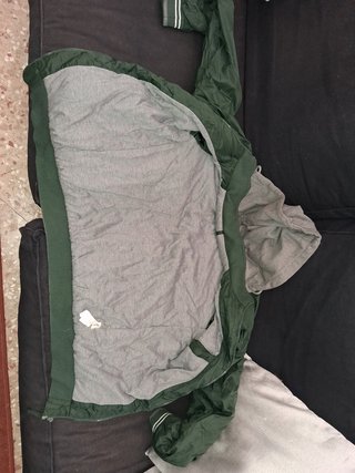 Cazadora verde con interior gris