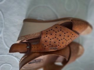 Pikolinos piel marrón talla 38 Con cuña.