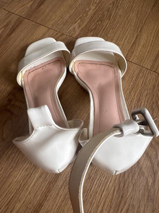 Sandalias Hitmars tacón ancho blancas Talla 36