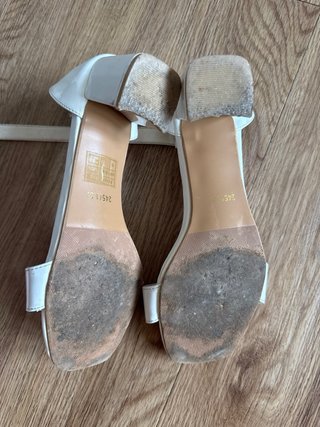 Sandalias Hitmars tacón ancho blancas Talla 36