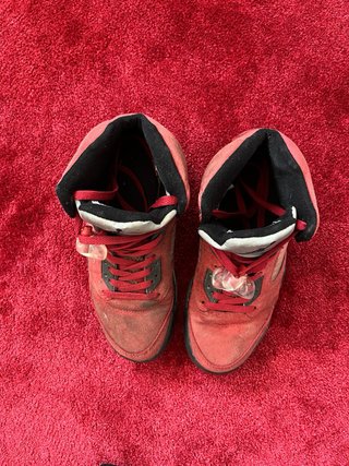 Zapatillas Jordan Rojas y Negras