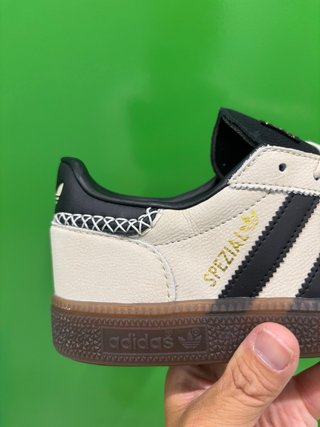 Zapatillas Adidas Beige/Negro Talla 41