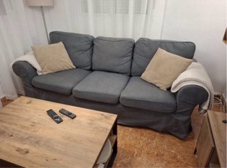 Sofá de tela gris