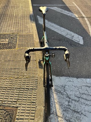 Bicicleta da strada in carbonio Megamo Elite
