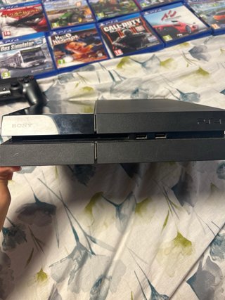 PS4 (PlayStation 4) + 12 Juegos