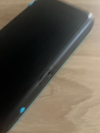 Nintendo 2DS XL con scatola di ricarica completa