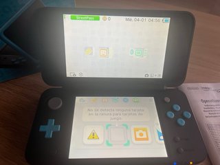 Nintendo 2DS XL con scatola di ricarica completa