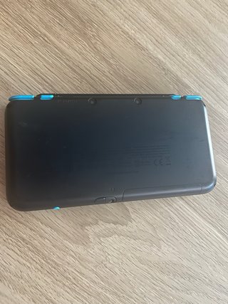 Nintendo 2DS XL con scatola di ricarica completa