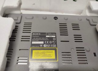 PlayStation 1 con caja