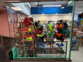Traspaso tienda de Arreglo de ropa.