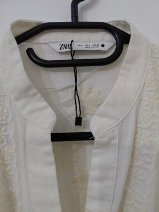 Chaqueta blanca bordada