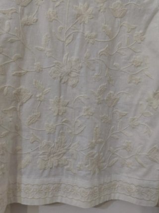 Chaqueta blanca bordada